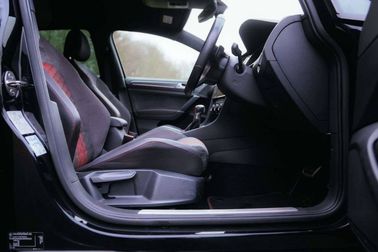 2020 VOLKSWAGEN GOLF 2020 VOLKSWAGEN GOLF