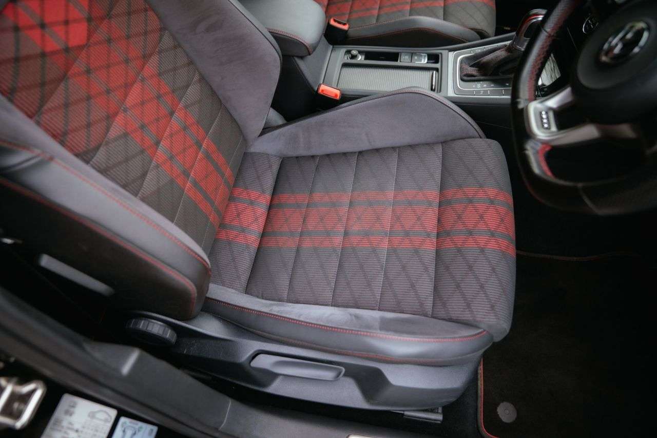 2020 VOLKSWAGEN GOLF 2020 VOLKSWAGEN GOLF