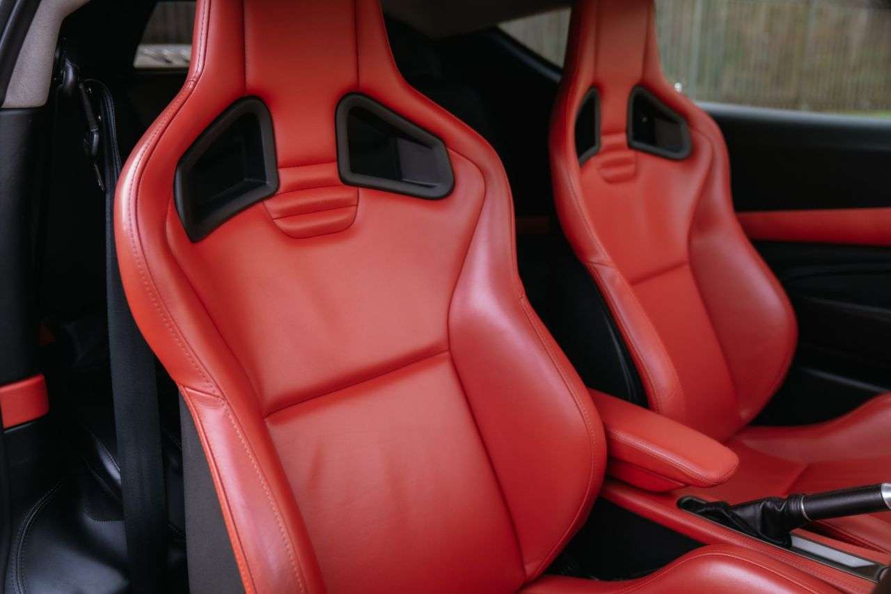 A 2009 LOTUS EVORA 3.5 V6 Coupe 2dr Petrol Manual Euro 4 (280 ps) A 2009 LOTUS EVORA 3.5 V6 Coupe 2dr Petrol Manual Euro 4 (280 ps)