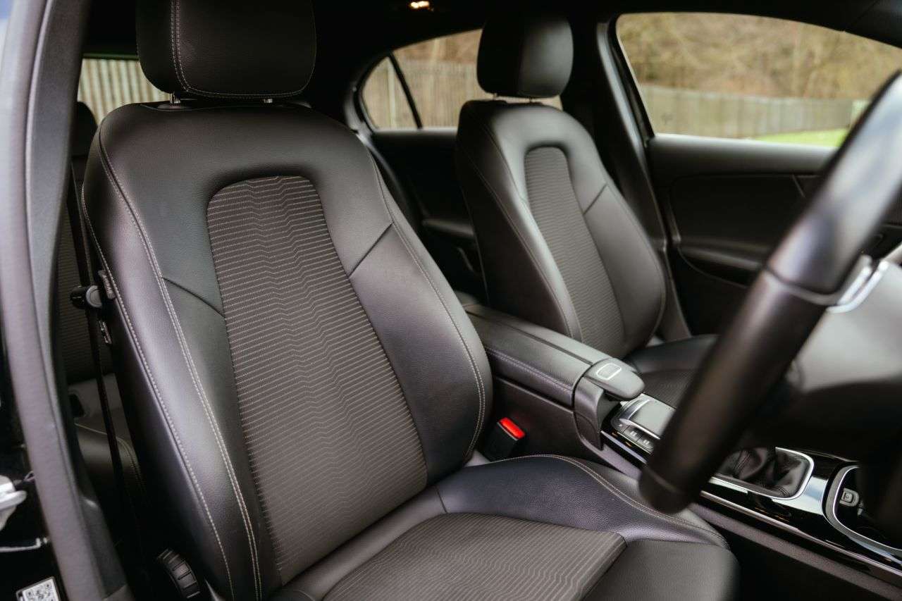 A 2020 MERCEDES-BENZ A-CLASS 1.3 A180 Sport (Executive) Hatchback 5dr Petrol Manual Euro 6 (s/s) (136 ps A 2020 MERCEDES-BENZ A-CLASS 1.3 A180 Sport (Executive) Hatchback 5dr Petrol Manual Euro 6 (s/s) (136 ps