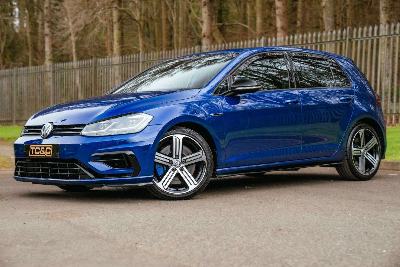 A 2017 VOLKSWAGEN GOLF 2.0 TSI R Hatchback 5dr Petrol DSG 4Motion Euro 6 (s/s) (310 ps) A 2017 VOLKSWAGEN GOLF 2.0 TSI R Hatchback 5dr Petrol DSG 4Motion Euro 6 (s/s) (310 ps)
