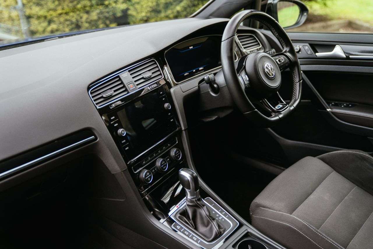 2017 VOLKSWAGEN GOLF 2017 VOLKSWAGEN GOLF