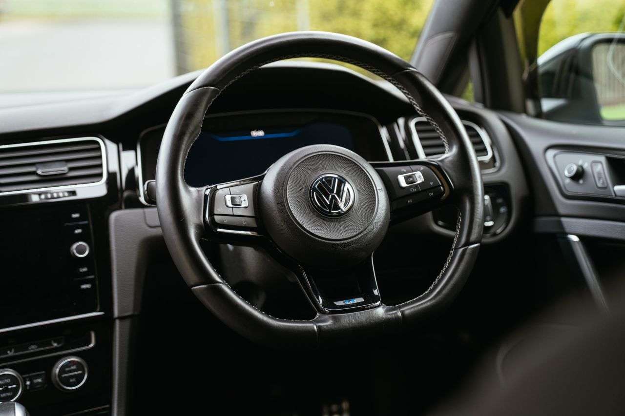 2017 VOLKSWAGEN GOLF 2017 VOLKSWAGEN GOLF