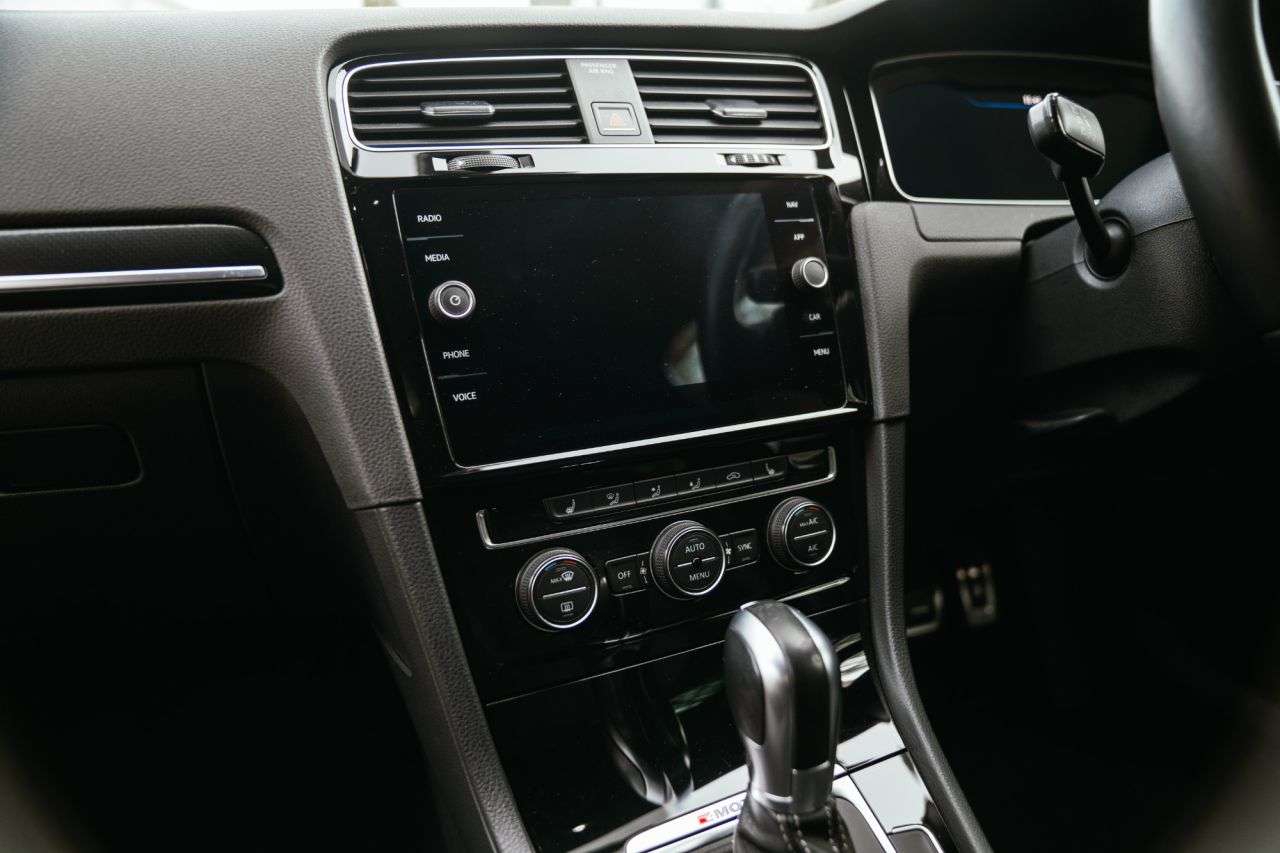 2017 VOLKSWAGEN GOLF 2017 VOLKSWAGEN GOLF