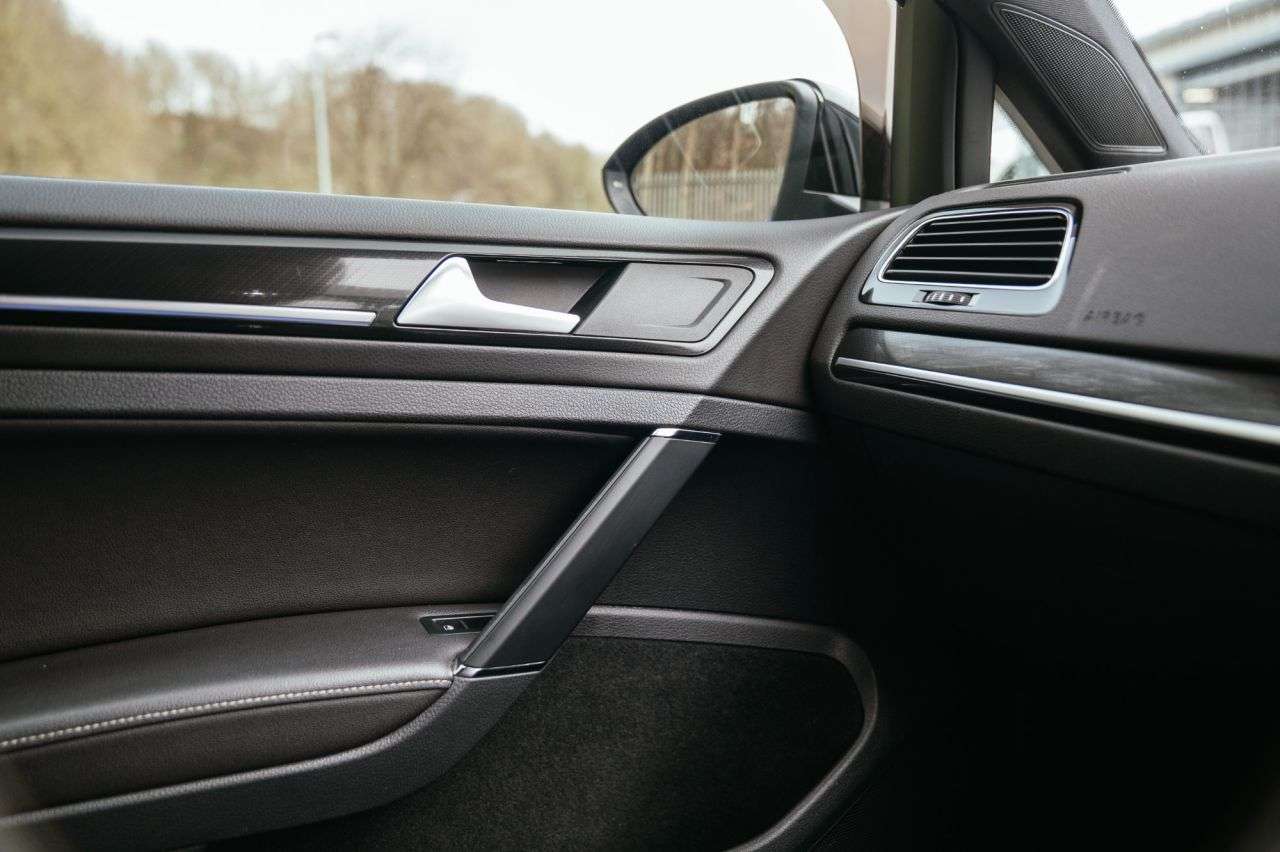 2017 VOLKSWAGEN GOLF 2017 VOLKSWAGEN GOLF