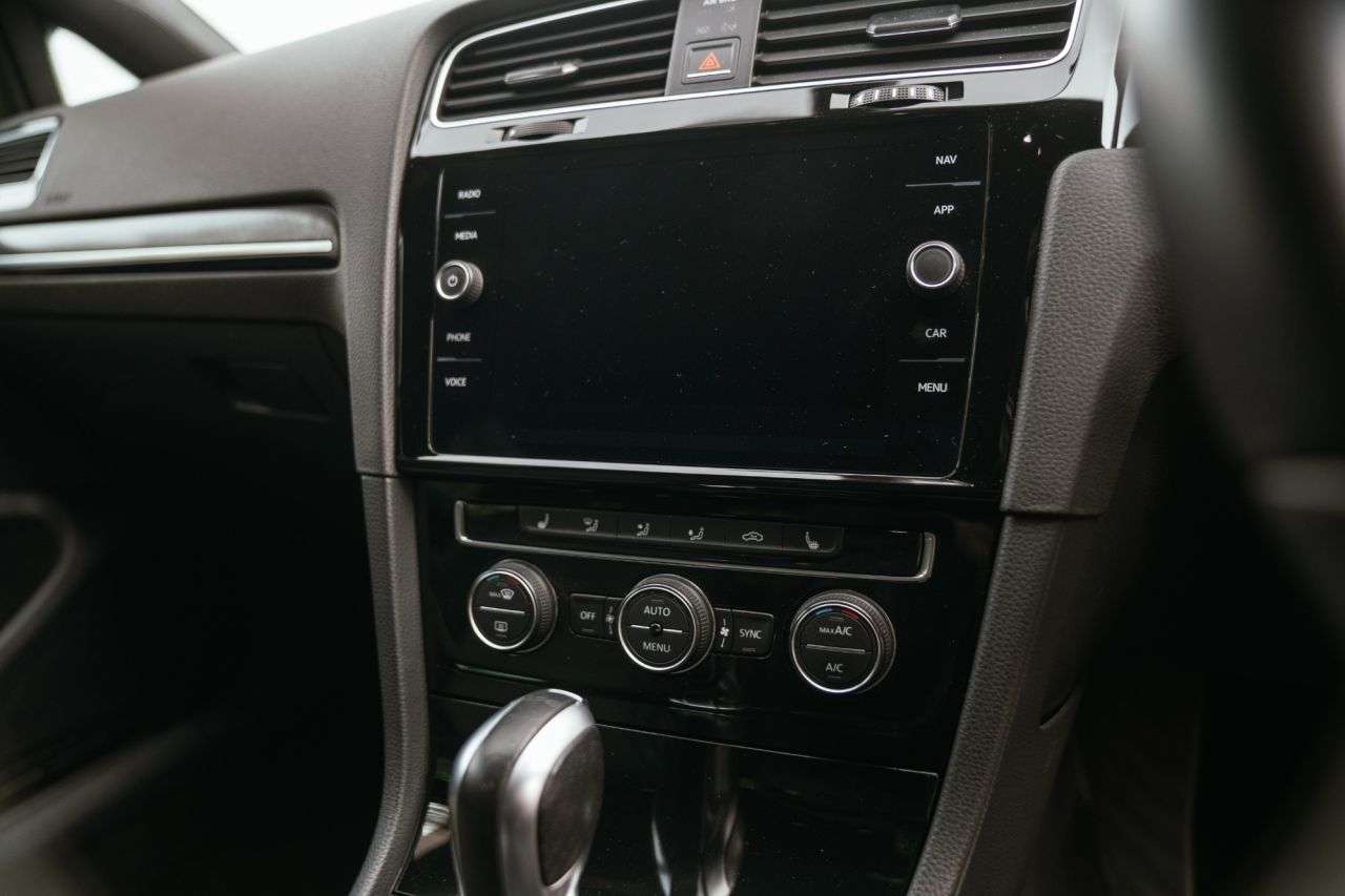 2017 VOLKSWAGEN GOLF 2017 VOLKSWAGEN GOLF