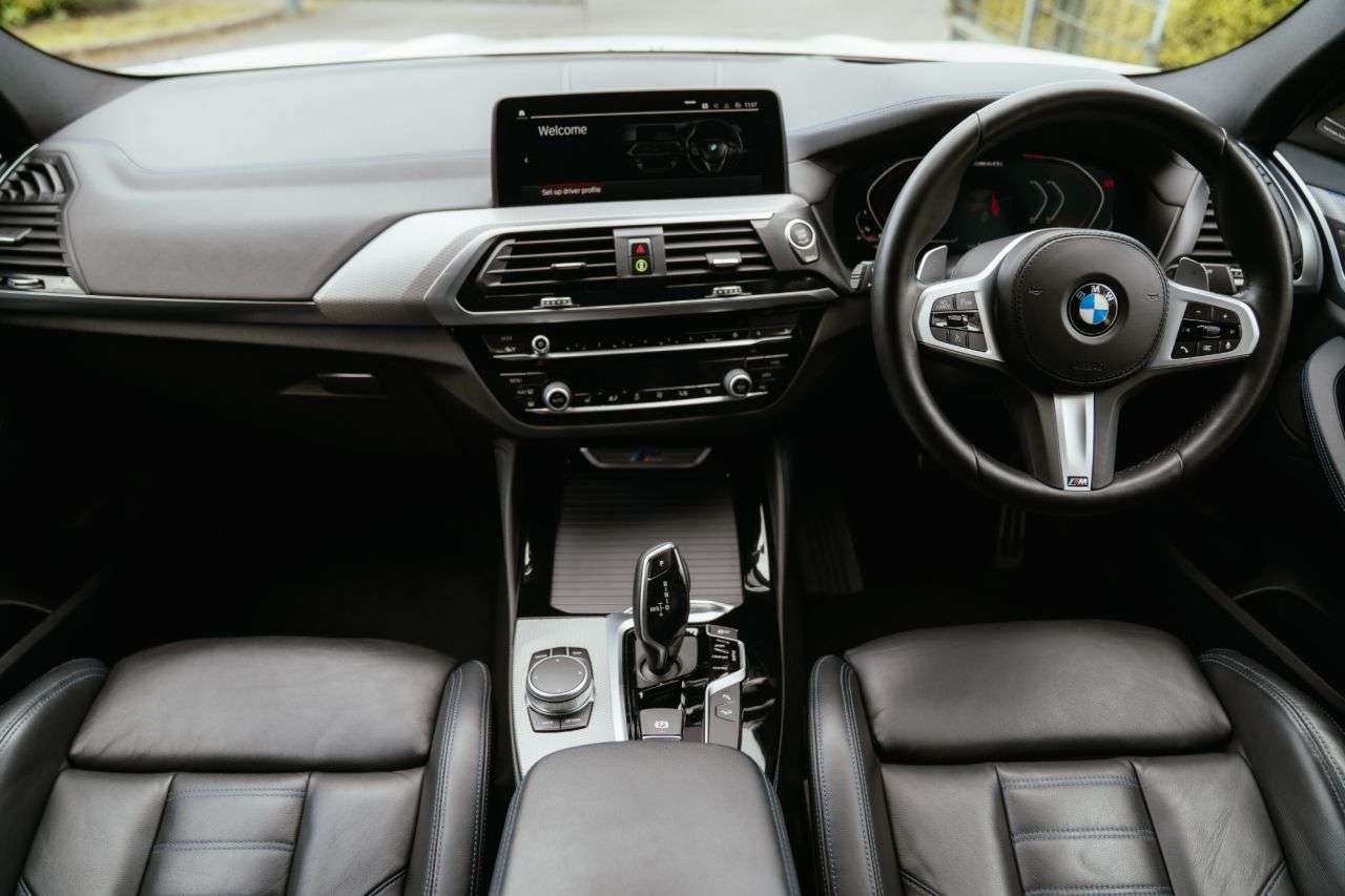 A 2020 BMW X4 3.0 M40i SUV 5dr Petrol Auto xDrive Euro 6 (s/s) (354 ps) A 2020 BMW X4 3.0 M40i SUV 5dr Petrol Auto xDrive Euro 6 (s/s) (354 ps)