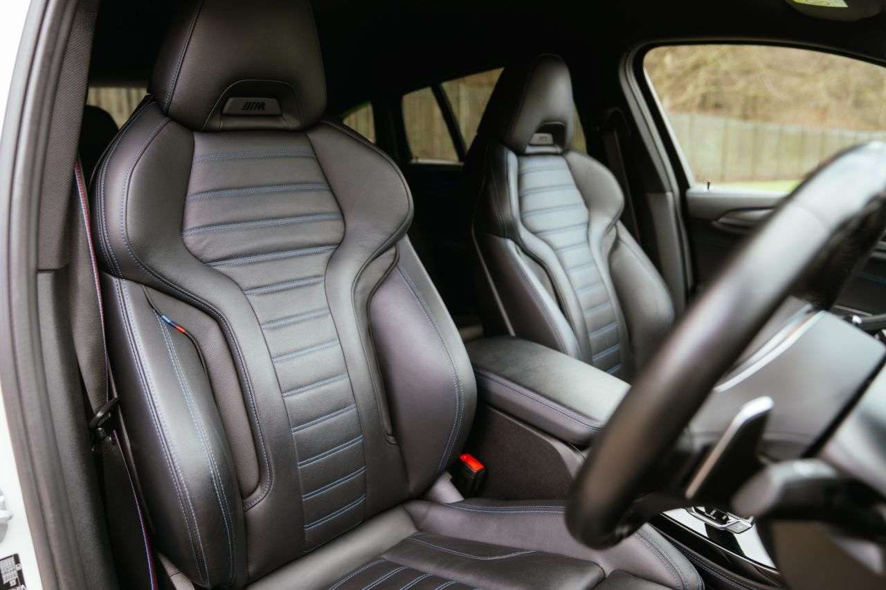 A 2020 BMW X4 3.0 M40i SUV 5dr Petrol Auto xDrive Euro 6 (s/s) (354 ps) A 2020 BMW X4 3.0 M40i SUV 5dr Petrol Auto xDrive Euro 6 (s/s) (354 ps)