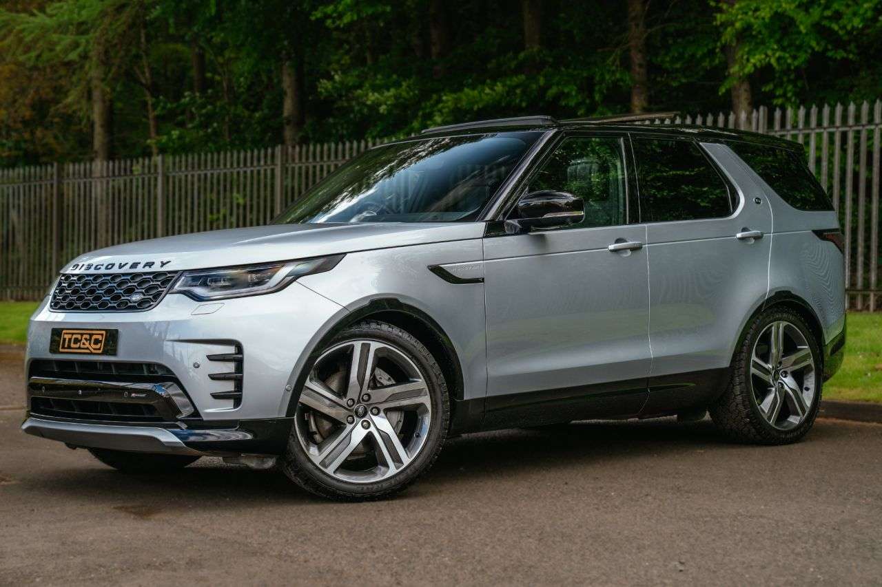 A 2022 LAND ROVER DISCOVERY 3.0 D300 MHEV R-Dynamic HSE SUV 5dr Diesel Auto 4WD Euro 6 (s/s) (300 ps) A 2022 LAND ROVER DISCOVERY 3.0 D300 MHEV R-Dynamic HSE SUV 5dr Diesel Auto 4WD Euro 6 (s/s) (300 ps)