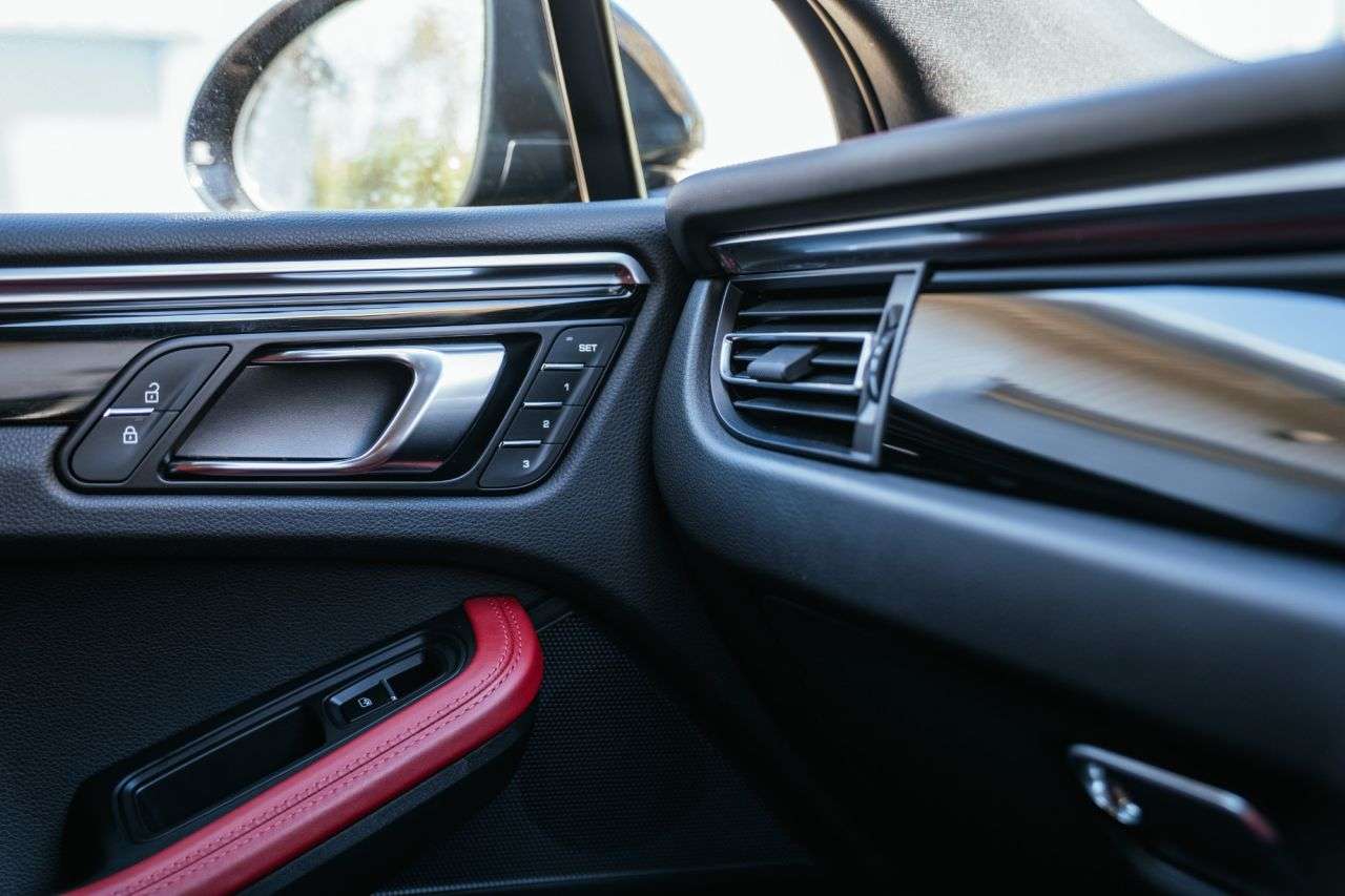 2023 PORSCHE MACAN 2023 PORSCHE MACAN
