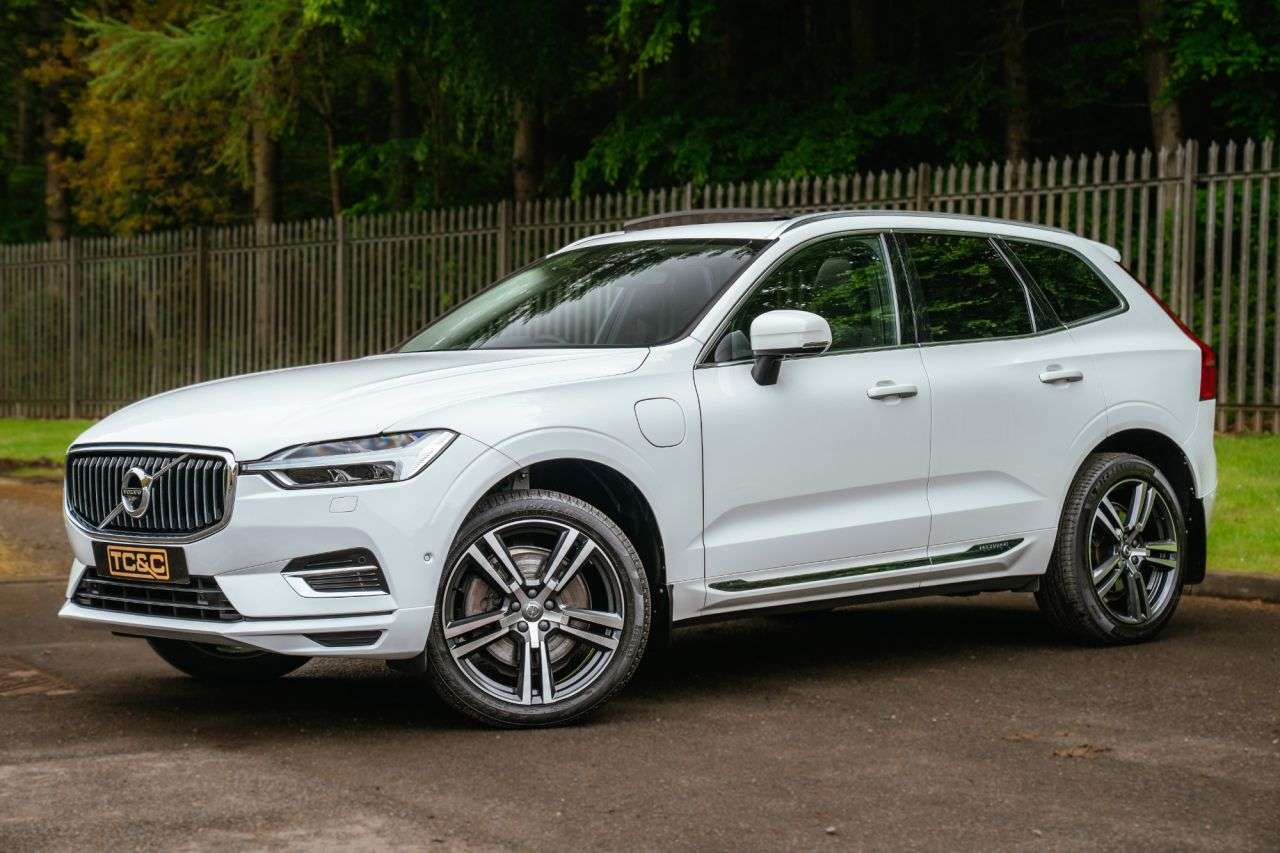 A 2021 VOLVO XC60 2.0h T6 Recharge 11.6kWh Inscription SUV 5dr Petrol Plug-in Hybrid Auto AWD A 2021 VOLVO XC60 2.0h T6 Recharge 11.6kWh Inscription SUV 5dr Petrol Plug-in Hybrid Auto AWD