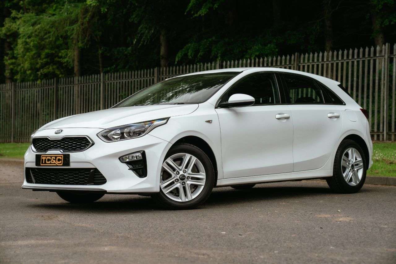 A 2019 KIA CEED 1.6 CRDi ECO 2 Hatchback 5dr Diesel Manual Euro 6 (s/s) (114 bhp) A 2019 KIA CEED 1.6 CRDi ECO 2 Hatchback 5dr Diesel Manual Euro 6 (s/s) (114 bhp)
