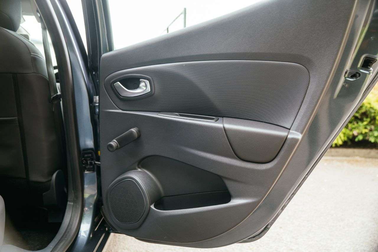 2018 RENAULT CLIO 2018 RENAULT CLIO