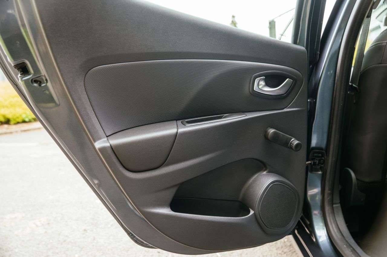2018 RENAULT CLIO 2018 RENAULT CLIO