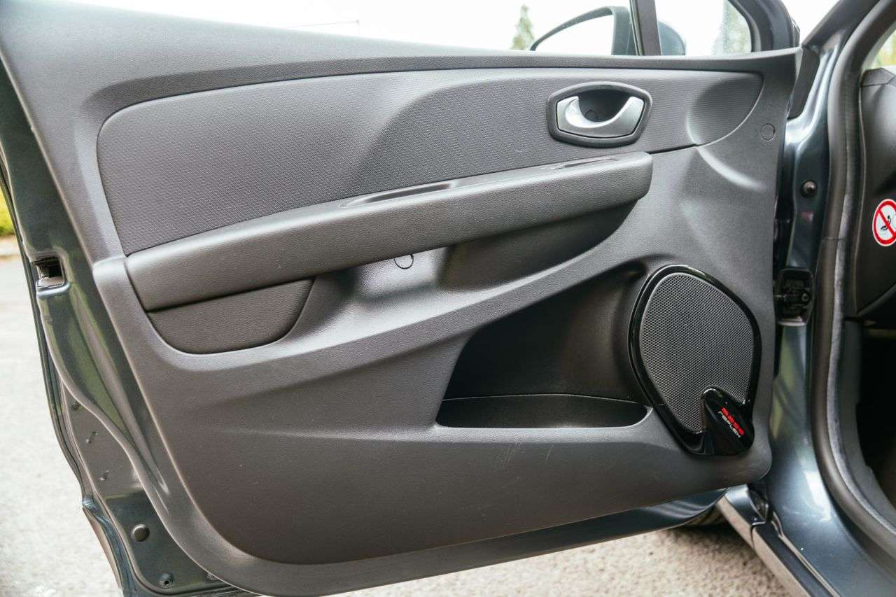2018 RENAULT CLIO 2018 RENAULT CLIO
