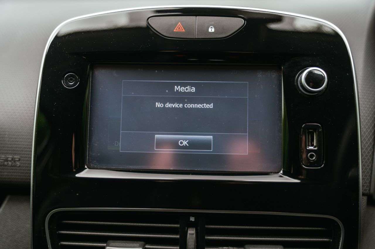 2018 RENAULT CLIO 2018 RENAULT CLIO