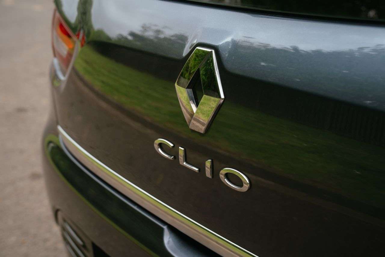 2018 RENAULT CLIO 2018 RENAULT CLIO