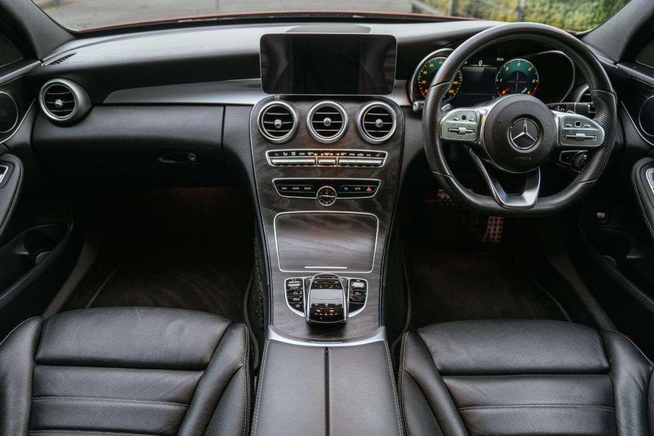 A 2020 MERCEDES-BENZ C-CLASS 2.0 C220d AMG Line (Premium) Saloon 4dr Diesel G-Tronic+ Euro 6 (s/s) (194 A 2020 MERCEDES-BENZ C-CLASS 2.0 C220d AMG Line (Premium) Saloon 4dr Diesel G-Tronic+ Euro 6 (s/s) (194