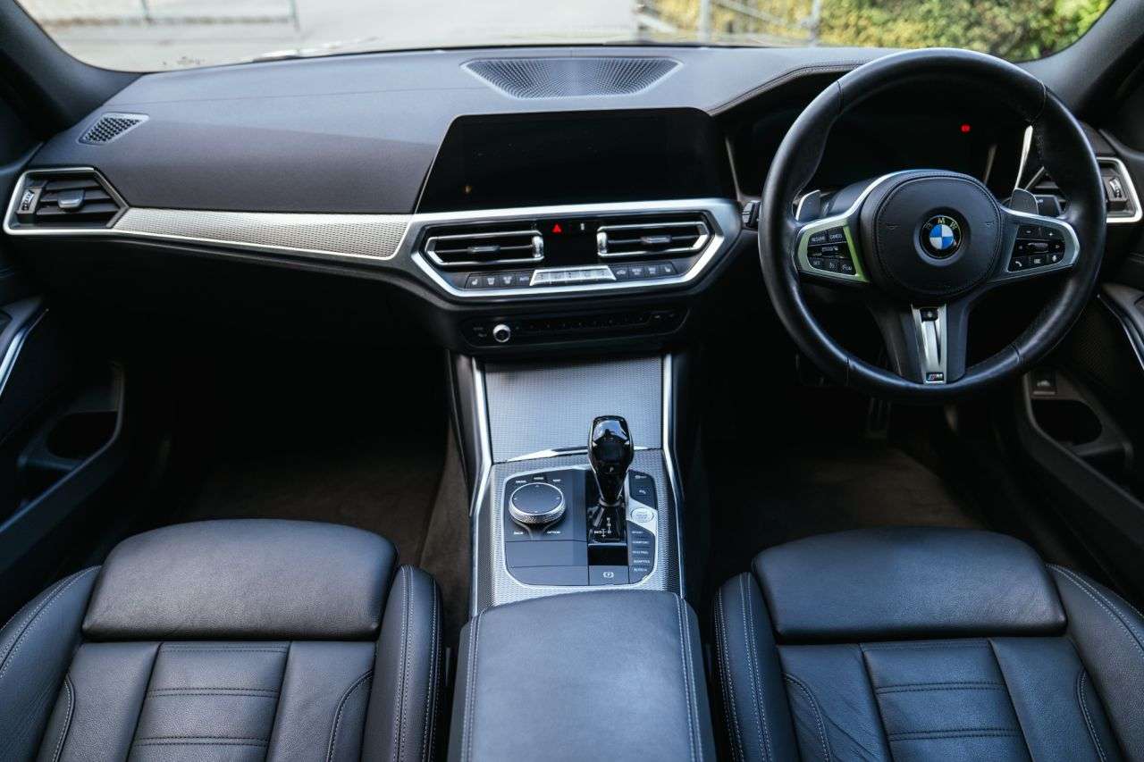 A 2021 BMW 3 SERIES 3.0 M340i MHT Saloon 4dr Petrol Hybrid Auto xDrive Euro 6 (s/s) (374 ps) A 2021 BMW 3 SERIES 3.0 M340i MHT Saloon 4dr Petrol Hybrid Auto xDrive Euro 6 (s/s) (374 ps)