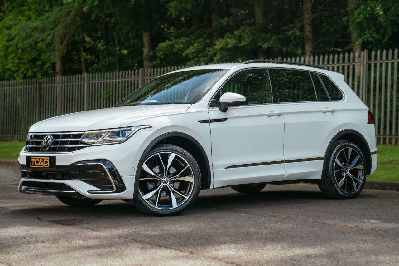 A 2022 VOLKSWAGEN TIGUAN 1.5 TSI R-Line SUV 5dr Petrol DSG Euro 6 (s/s) (150 ps) A 2022 VOLKSWAGEN TIGUAN 1.5 TSI R-Line SUV 5dr Petrol DSG Euro 6 (s/s) (150 ps)