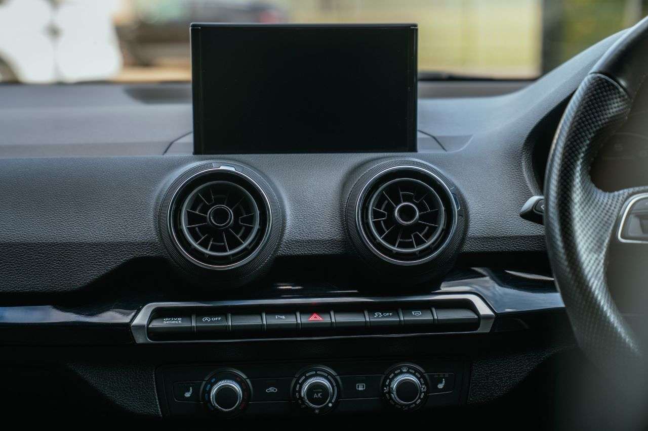 2019 AUDI Q2 2019 AUDI Q2