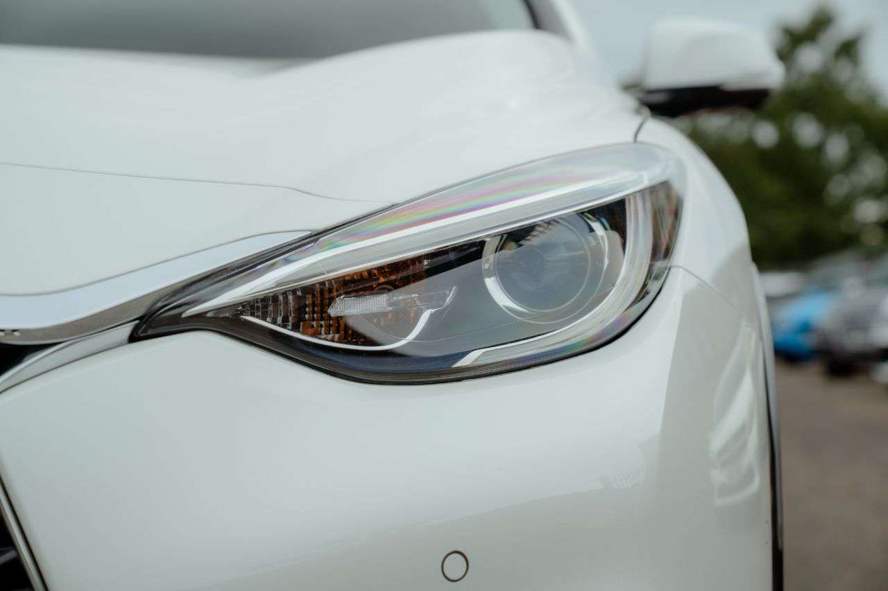 2016 INFINITI Q30 2016 INFINITI Q30