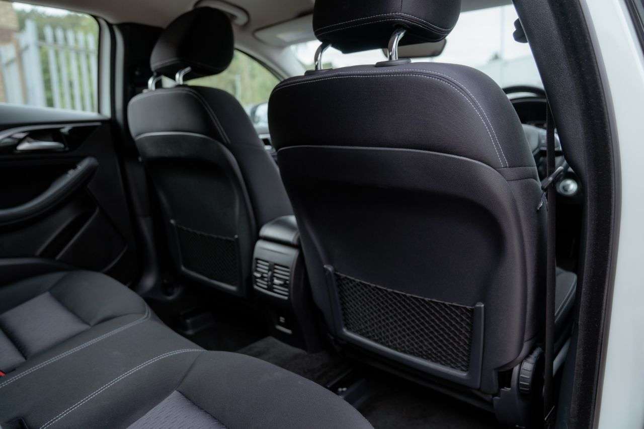 2016 INFINITI Q30 2016 INFINITI Q30