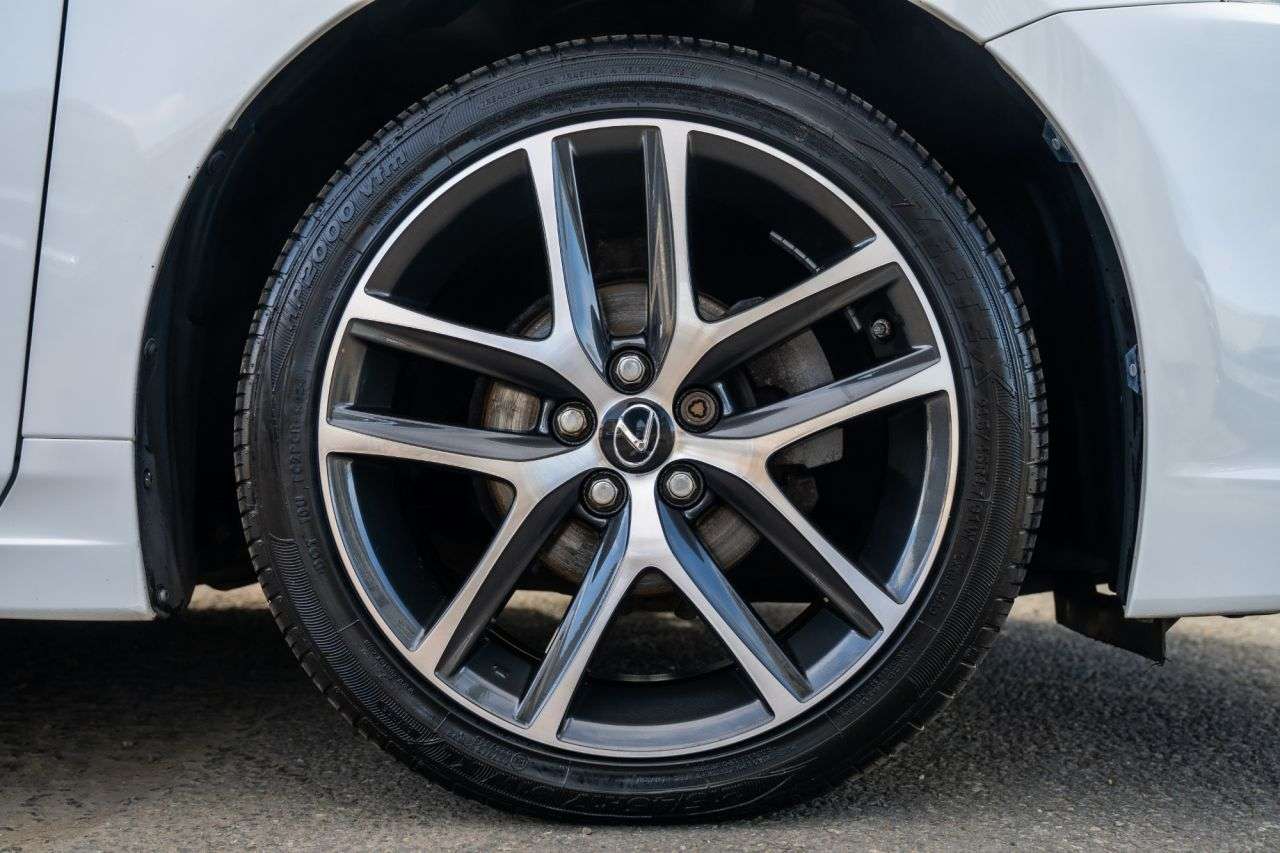 A 2015 LEXUS CT 1.8 200h F Sport Hatchback 5dr Petrol Hybrid CVT Euro 6 (s/s) (136 ps) A 2015 LEXUS CT 1.8 200h F Sport Hatchback 5dr Petrol Hybrid CVT Euro 6 (s/s) (136 ps)