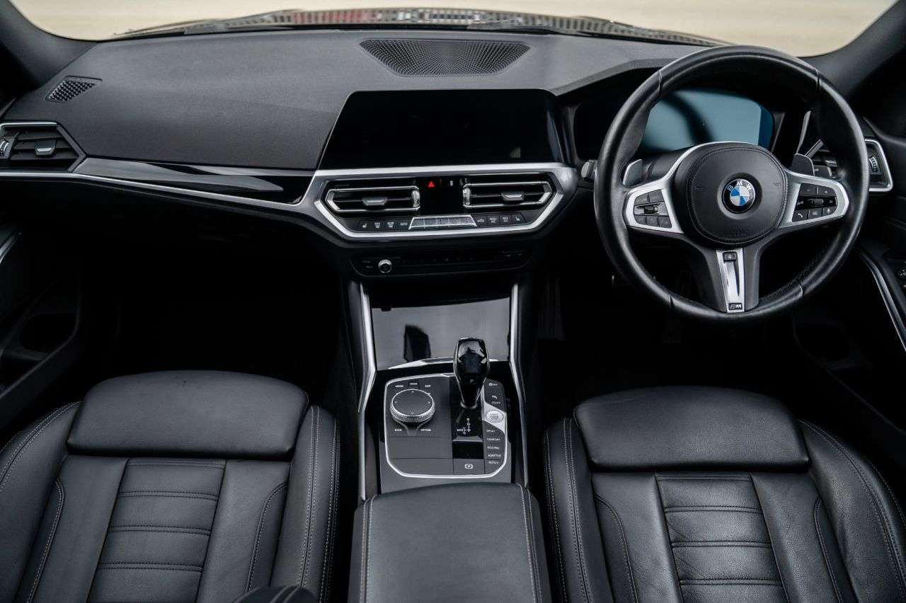A 2019 BMW 3 SERIES 2.0 320d M Sport Saloon 4dr Diesel Auto Euro 6 (s/s) (190 ps) A 2019 BMW 3 SERIES 2.0 320d M Sport Saloon 4dr Diesel Auto Euro 6 (s/s) (190 ps)