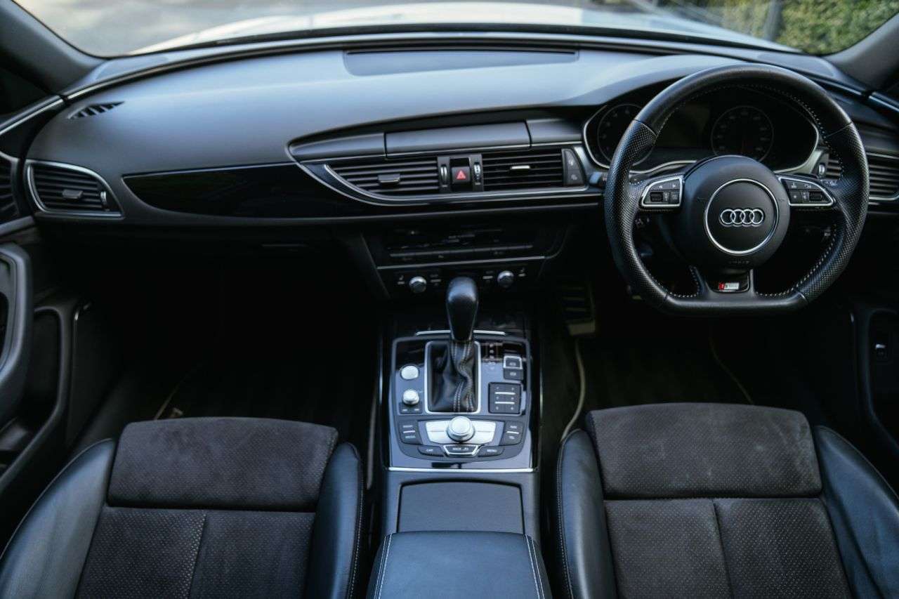A 2018 AUDI A6 AVANT 1.8 TFSI Black Edition Estate 5dr Petrol S Tronic Euro 6 (s/s) (190 ps) A 2018 AUDI A6 AVANT 1.8 TFSI Black Edition Estate 5dr Petrol S Tronic Euro 6 (s/s) (190 ps)