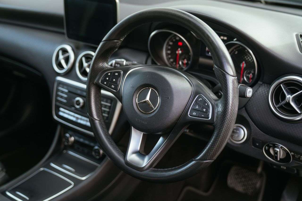 2017 MERCEDES-BENZ A CLASS 2017 MERCEDES-BENZ A CLASS