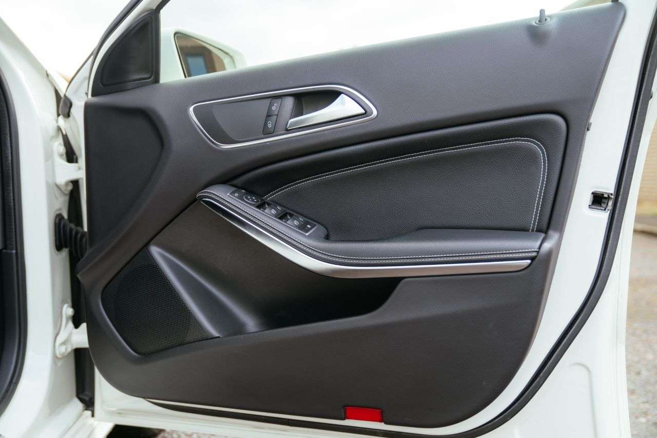 2017 MERCEDES-BENZ A CLASS 2017 MERCEDES-BENZ A CLASS