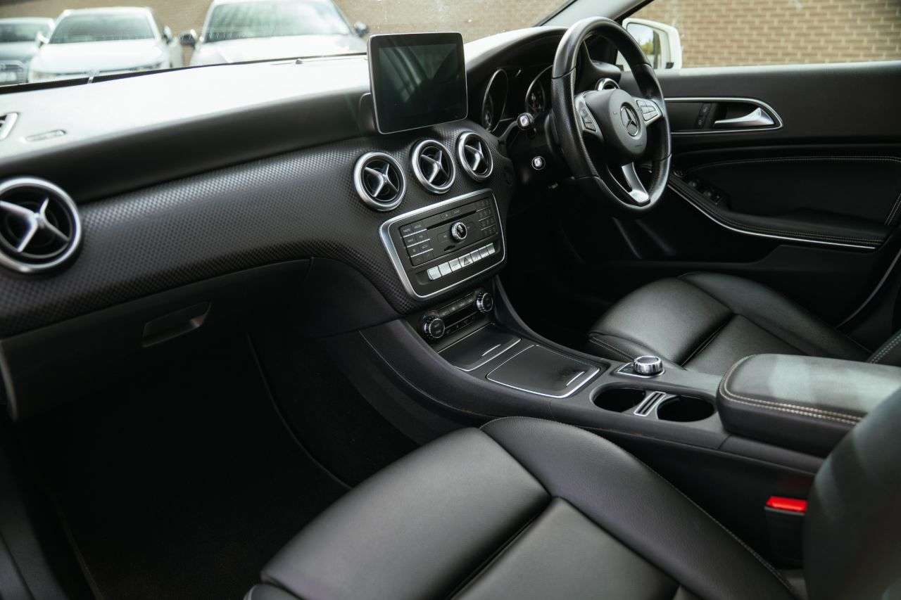 2017 MERCEDES-BENZ A CLASS 2017 MERCEDES-BENZ A CLASS