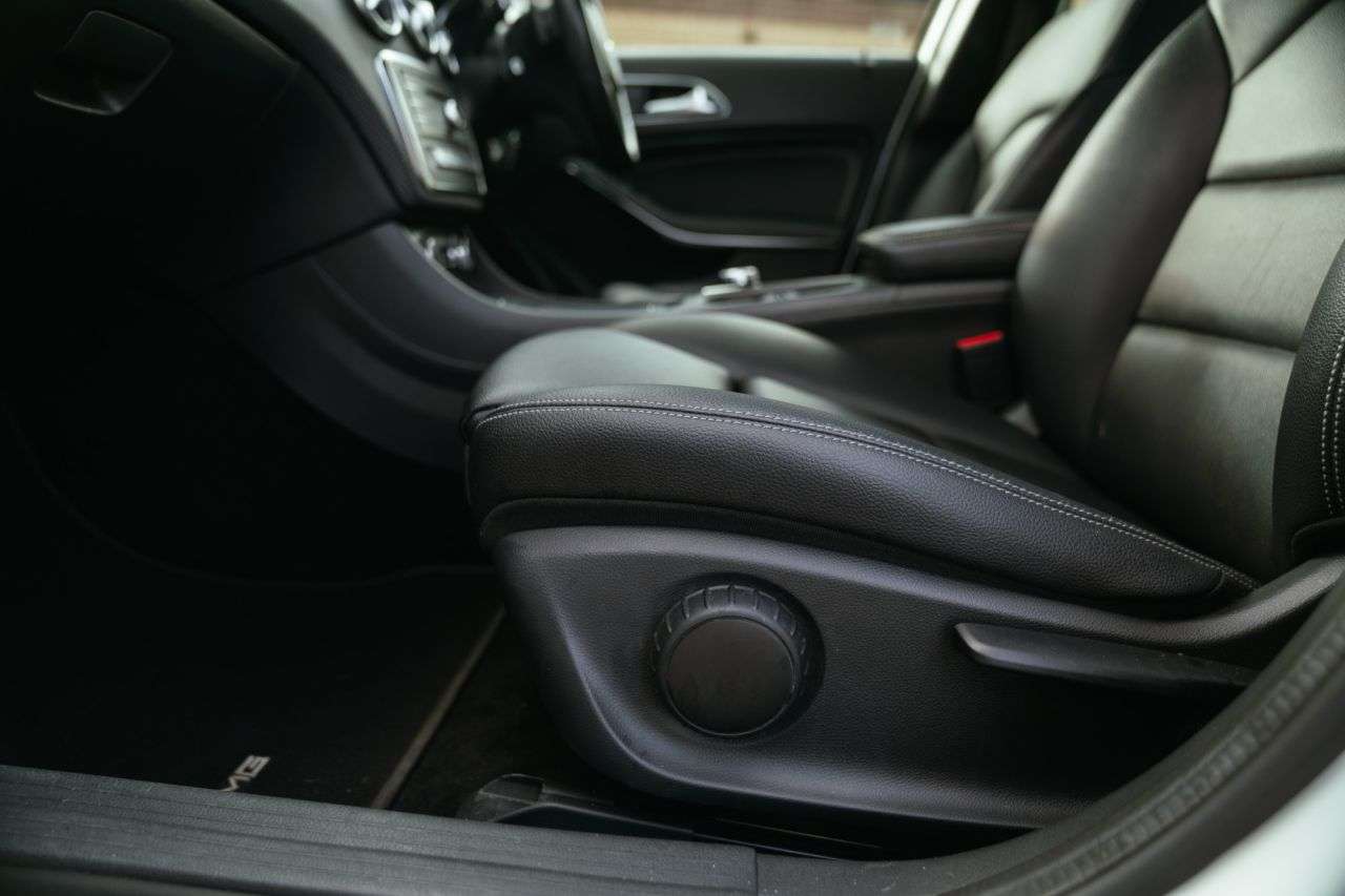 2017 MERCEDES-BENZ A CLASS 2017 MERCEDES-BENZ A CLASS