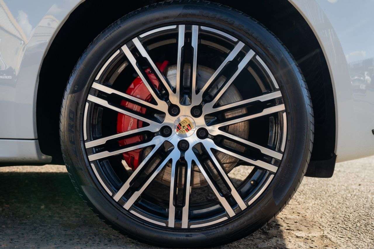 A 2017 PORSCHE MACAN 3.6T V6 Turbo Performance SUV 5dr Petrol PDK 4WD Euro 6 (s/s) (440 ps) A 2017 PORSCHE MACAN 3.6T V6 Turbo Performance SUV 5dr Petrol PDK 4WD Euro 6 (s/s) (440 ps)