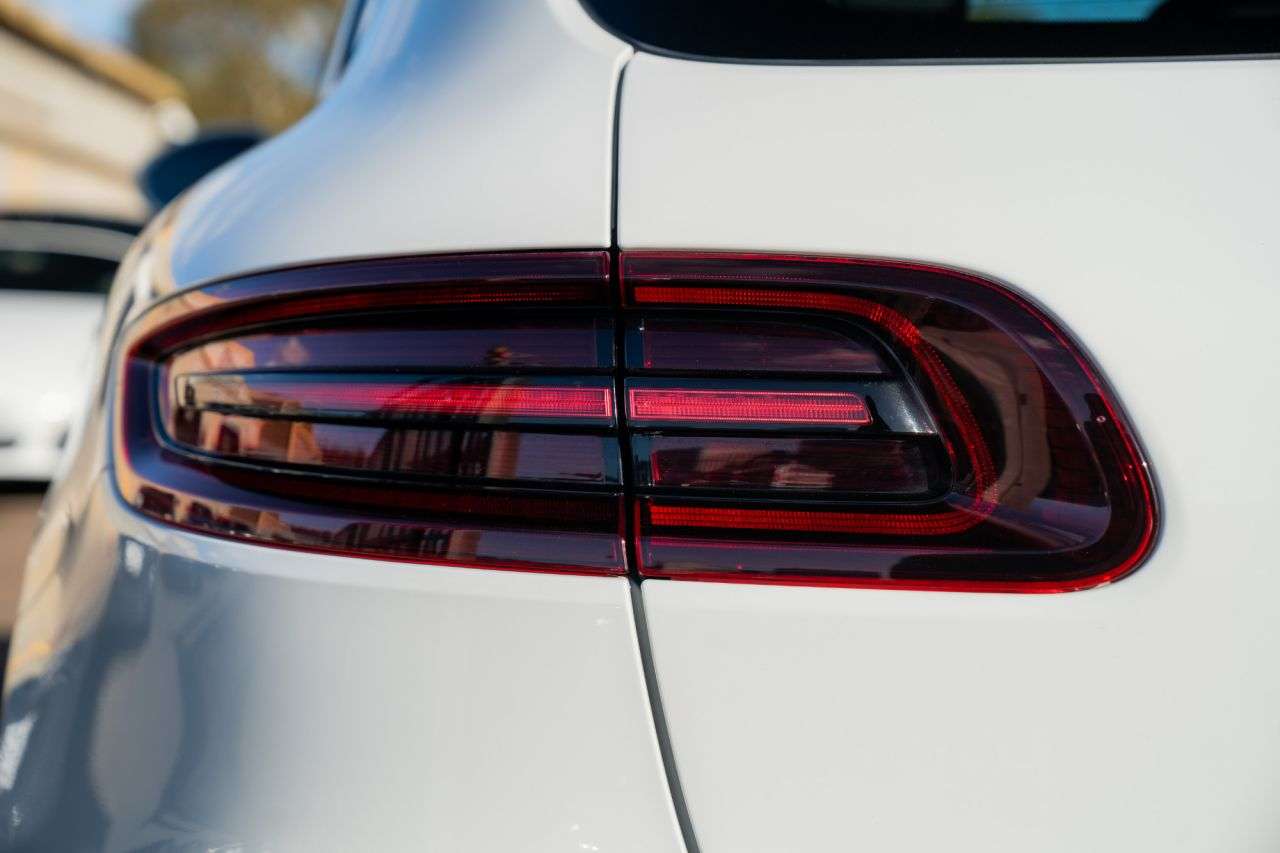 2017 PORSCHE MACAN 2017 PORSCHE MACAN
