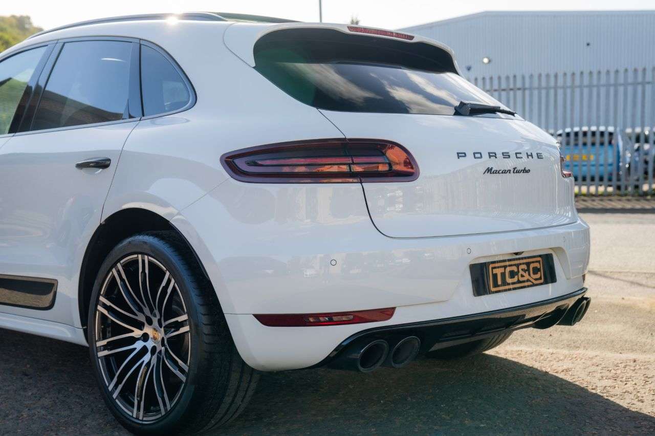 2017 PORSCHE MACAN 2017 PORSCHE MACAN