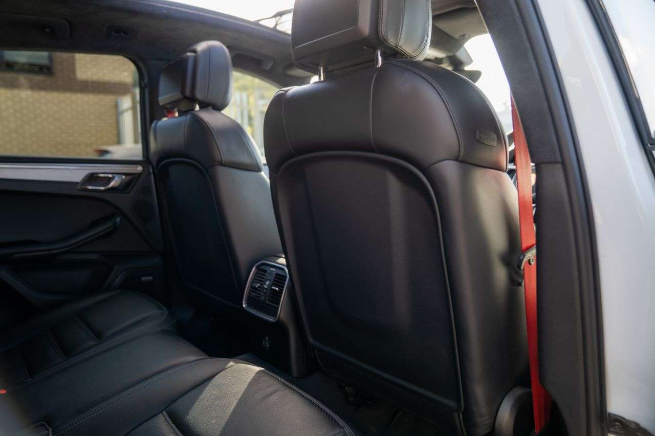2017 PORSCHE MACAN 2017 PORSCHE MACAN