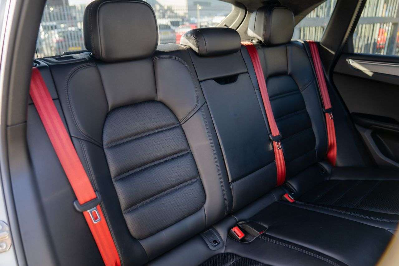 2017 PORSCHE MACAN 2017 PORSCHE MACAN