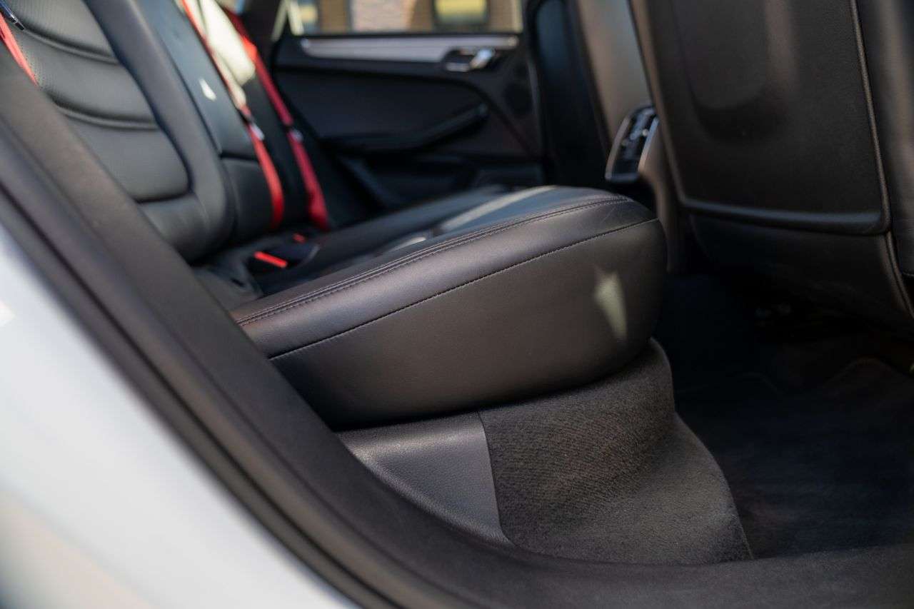 2017 PORSCHE MACAN 2017 PORSCHE MACAN