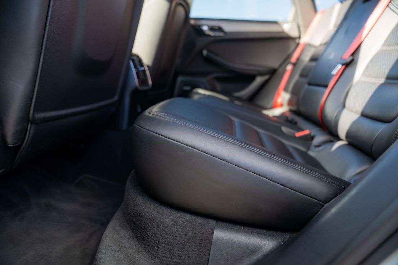 2017 PORSCHE MACAN 2017 PORSCHE MACAN