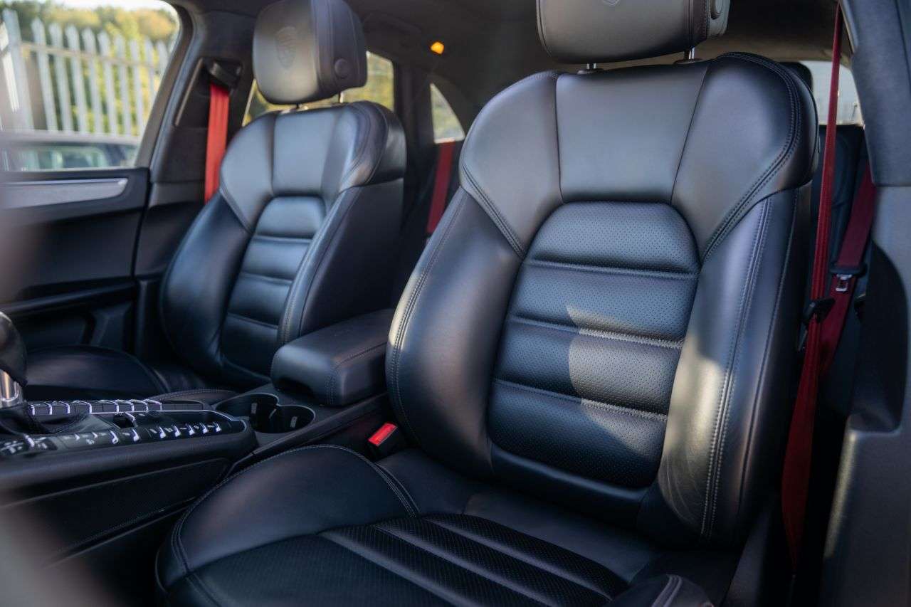 2017 PORSCHE MACAN 2017 PORSCHE MACAN