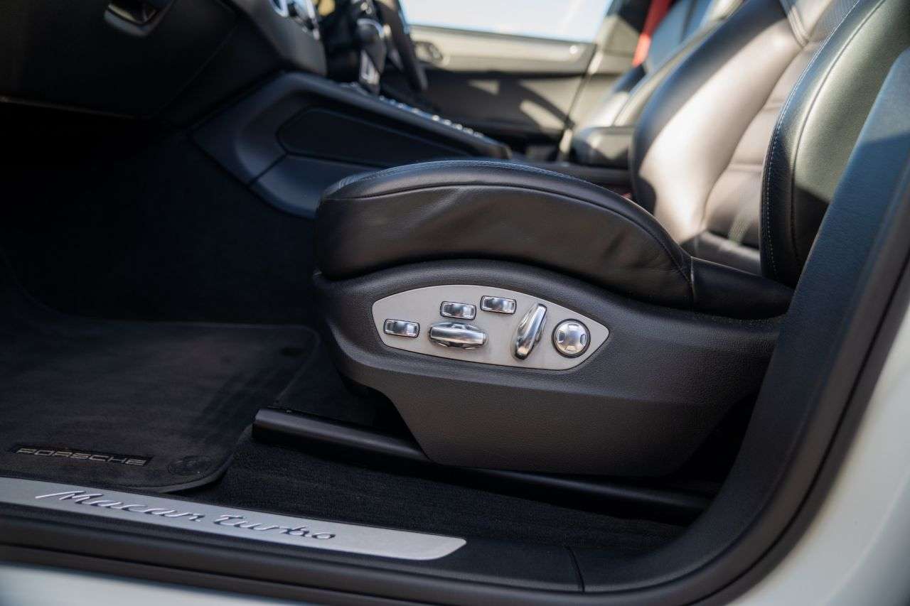 2017 PORSCHE MACAN 2017 PORSCHE MACAN