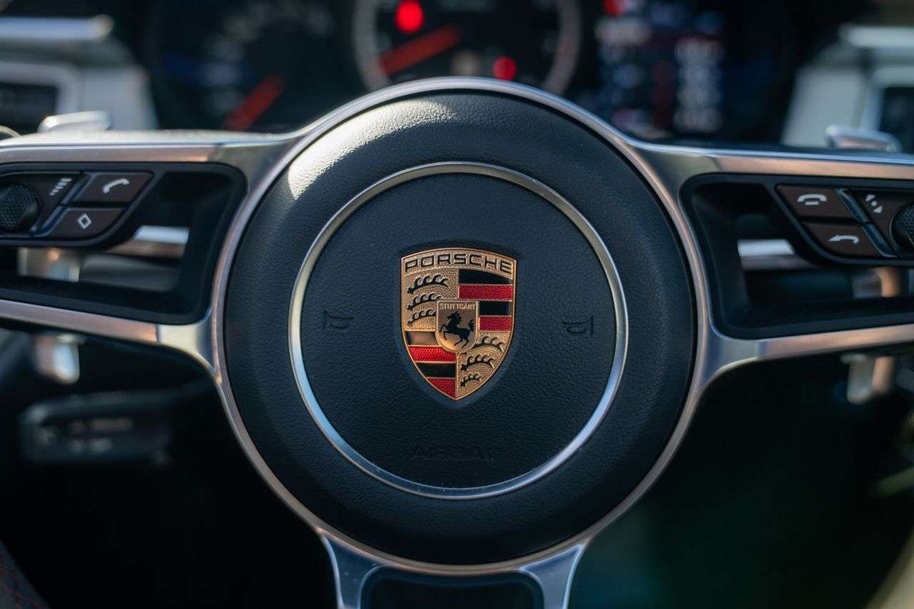 2017 PORSCHE MACAN 2017 PORSCHE MACAN