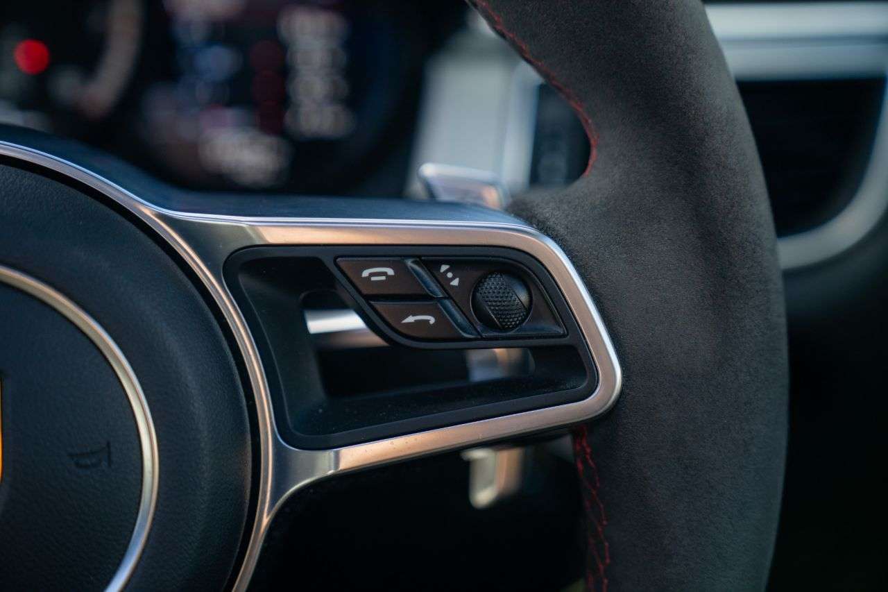 2017 PORSCHE MACAN 2017 PORSCHE MACAN