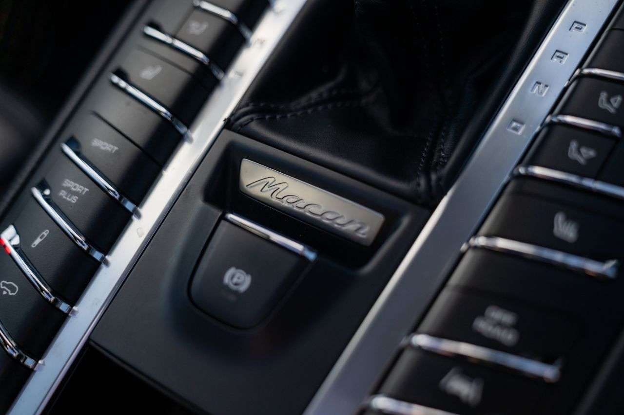 2017 PORSCHE MACAN 2017 PORSCHE MACAN