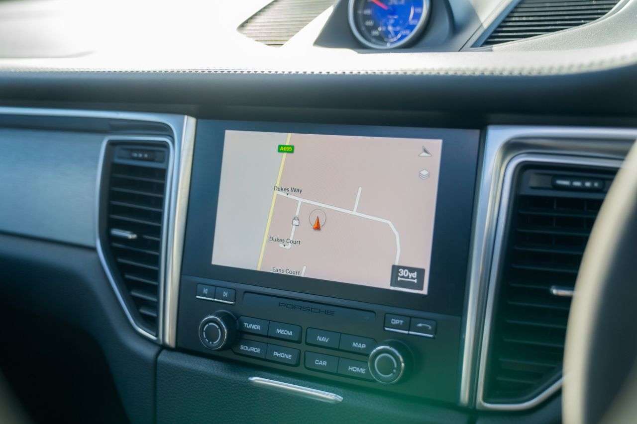 2017 PORSCHE MACAN 2017 PORSCHE MACAN