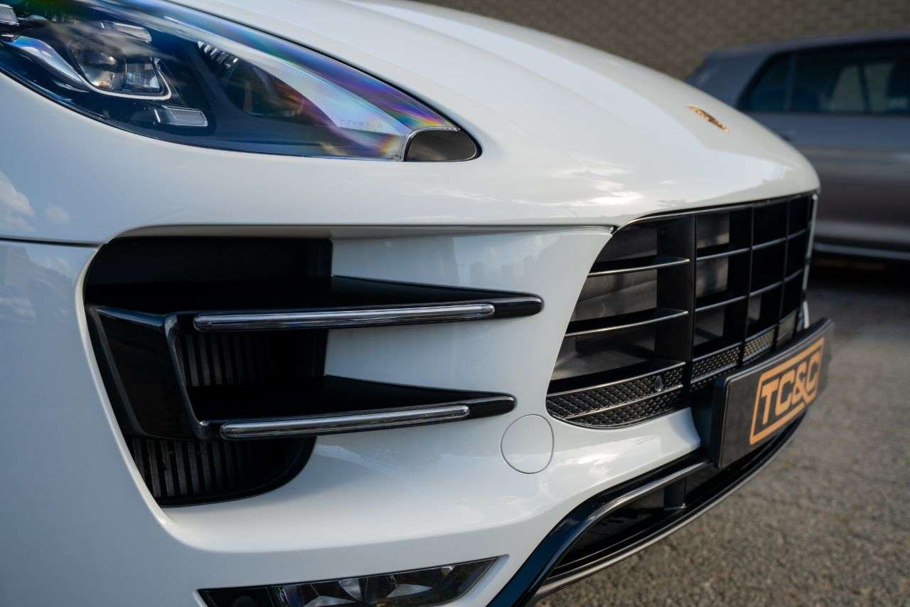 2017 PORSCHE MACAN 2017 PORSCHE MACAN