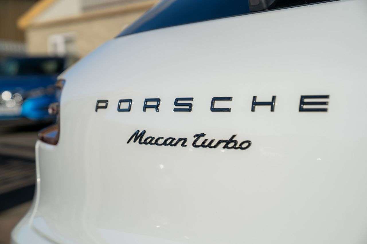 2017 PORSCHE MACAN 2017 PORSCHE MACAN