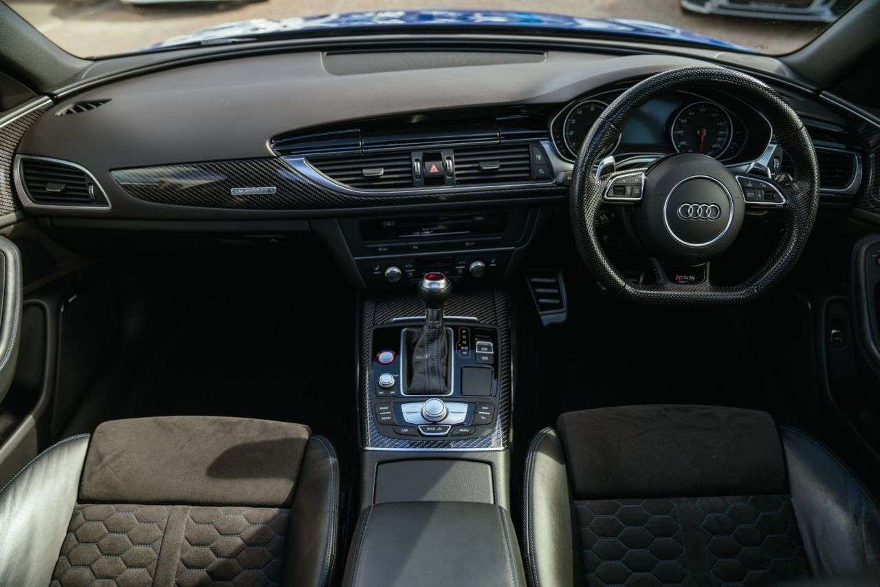 A 2016 AUDI RS6 AVANT 4.0 TFSI V8 Performance Estate 5dr Petrol Tiptronic quattro Euro 6 (s/s) (6 A 2016 AUDI RS6 AVANT 4.0 TFSI V8 Performance Estate 5dr Petrol Tiptronic quattro Euro 6 (s/s) (6